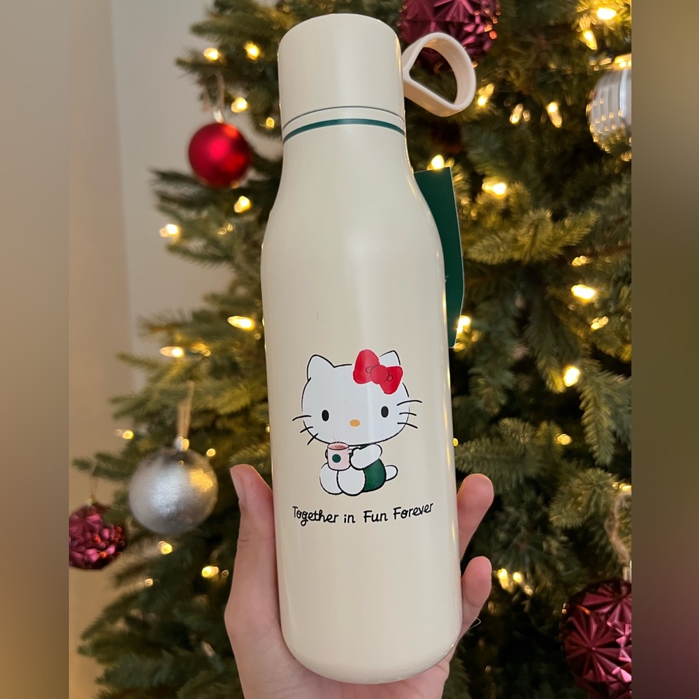 Starbucks Hello Kitty Stainless Steel 20 oz Bottle NWT